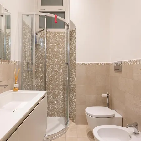 Restayled Chic Apartement- Via Ozieri * Milano