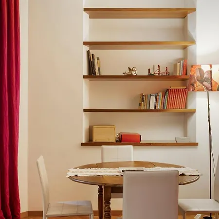 アパート Hostmate - - Via Ozieri ミラノ