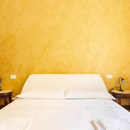 Restayled Chic Apartement- Via Ozieri Lejlighed *
