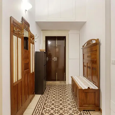 Restayled Chic Apartement- Via Ozieri Lejlighed *